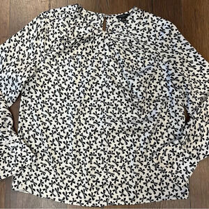 Ann Taylor factory bow print blouse SZ MED